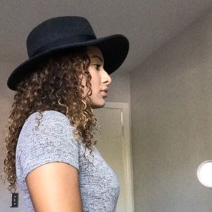 Meet your Posher, Toni